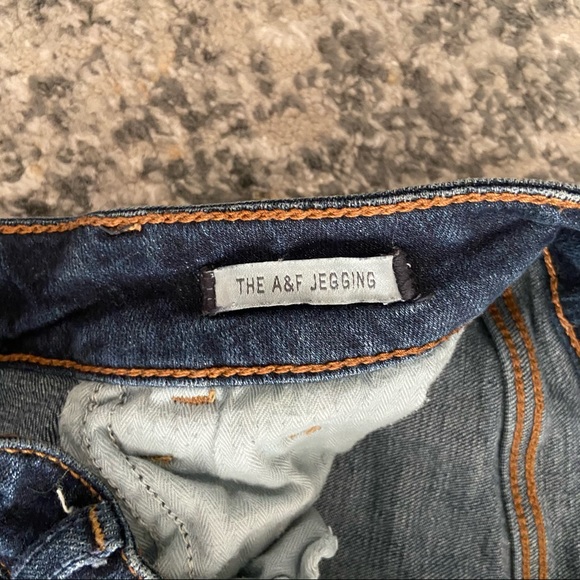 *MOVING SALE* A&F jegging size 25 regular - Picture 3 of 5